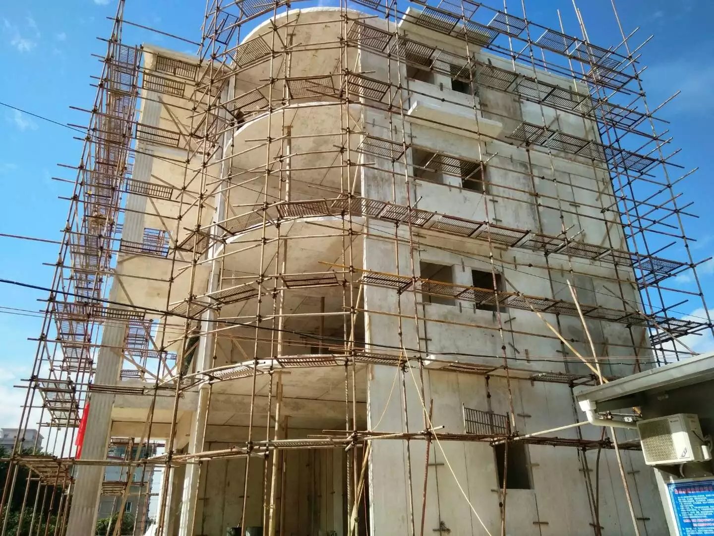 内黄星河绿色环保装配式建材在福建修建的五层别墅建筑